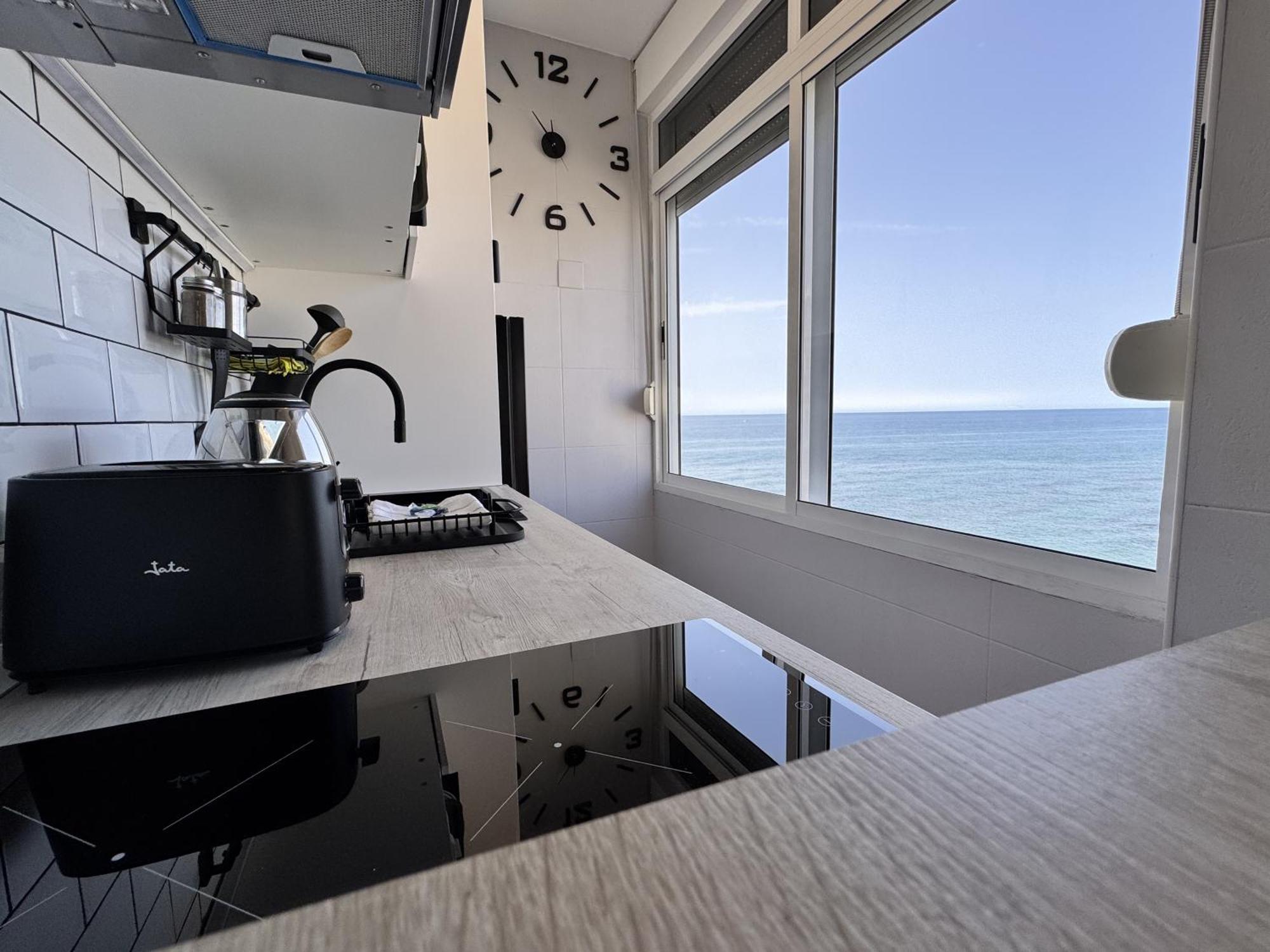 Beachfront Studio ,The View Calahonda, Panoramic Sea Views Sitio de Calahonda Exterior foto